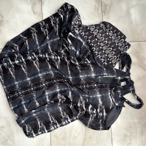 Black and White Athleta Patterned Dress Size Large - Picture 6 of 8